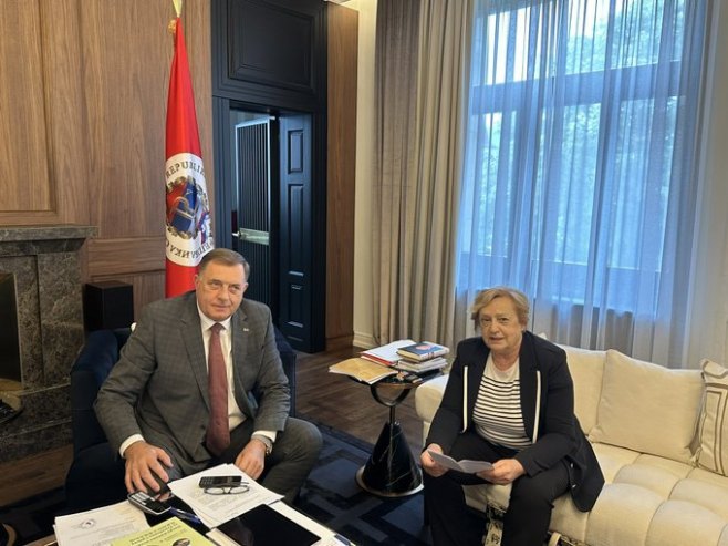 Милорад Додик и Нада Тешановић Милорад Додик и Нада Тешановић - Фото: Тwitter