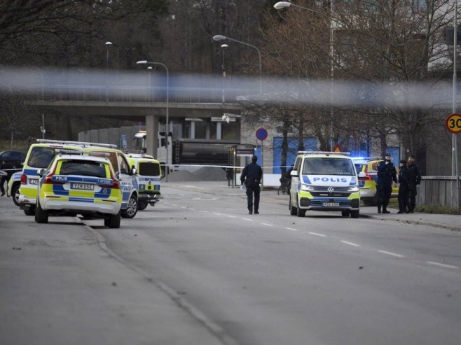 Амбасада Израела у Стокхолму затворена због пуцњаве, приведено неколико особа