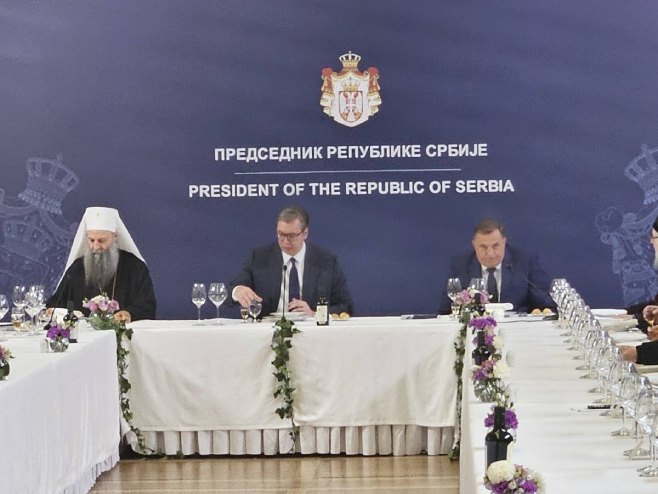 Додик и Вучић на ручку са патријархом и епископима (ВИДЕО)