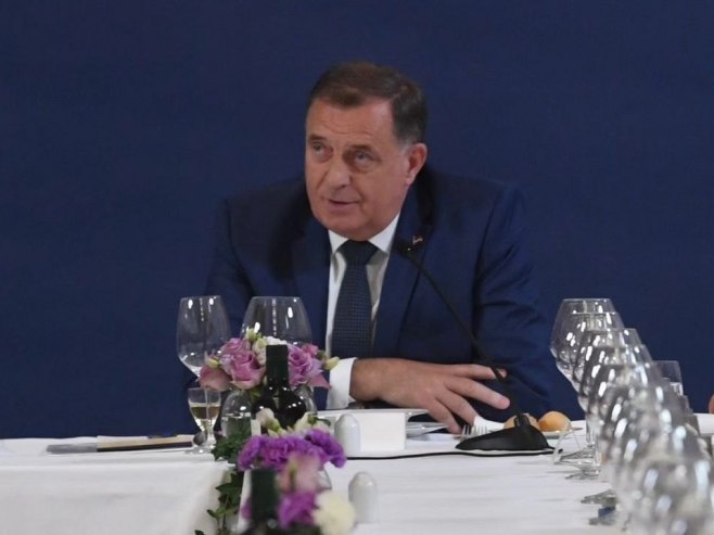 Милорад Додик (фото: instagram.com/buducnostsrbijeav) - 