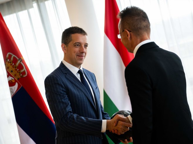 Ђурић - Сијарто: Мађарска против резолуције о Сребреници и чланства Косова у Савјету Европе