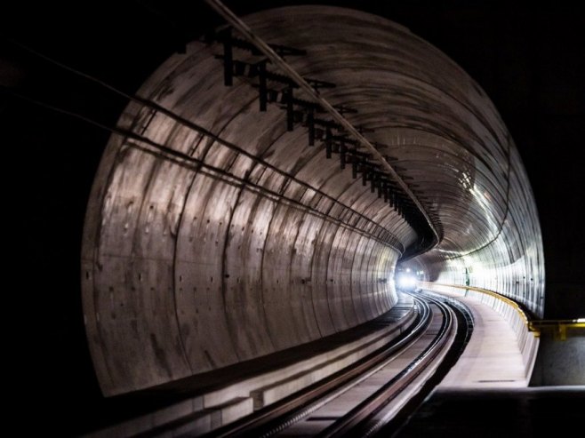 Судар путничког и теретног воза у тунелу у Београду, има повријеђених