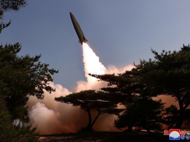 Сjеверна Кореја тестирала тактичке балистичке ракете са новим системом навођења (Фото: EPA-EFE/KCNA EDITORIAL USE ONLY EDITORIAL USE ONLY) - 