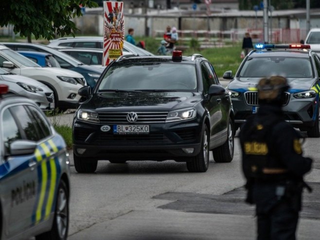 Спровођење Јураја Цинтула (Фото: EPA/JAKUB GAVLAK) Спровођење Јураја Цинтула (Фото: EPA/JAKUB GAVLAK) -