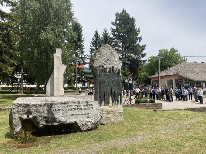Спомен обиљежје у Горњој Ламовити - Фото: РТРС