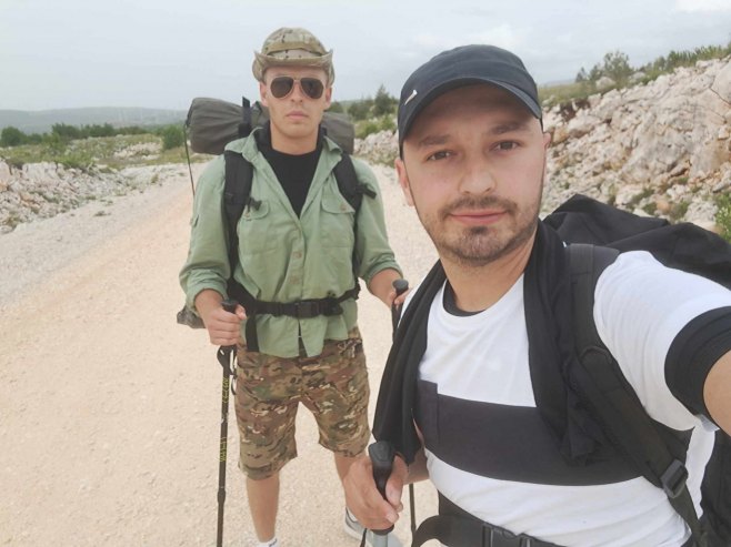 Душко и Жељко Јокић из Гламоча, ходочашће до манастира Острог Душко и Жељко Јокић из Гламоча, ходочашће до манастира Острог - Фото: СРНА