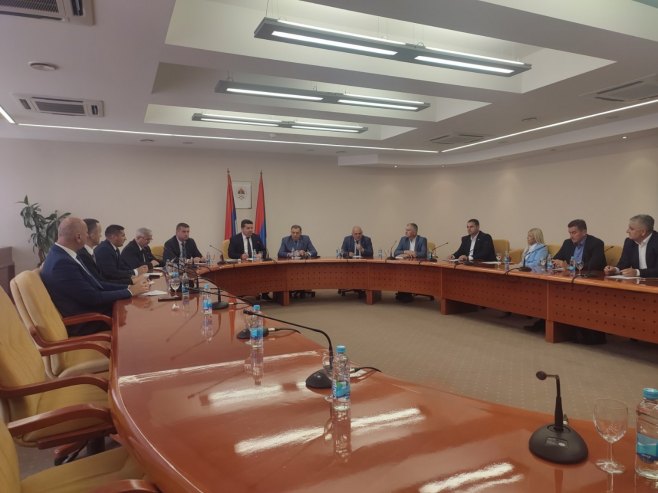 Састанак у Народној скупштини Српске Састанак у Народној скупштини Српске - Фото: РТРС