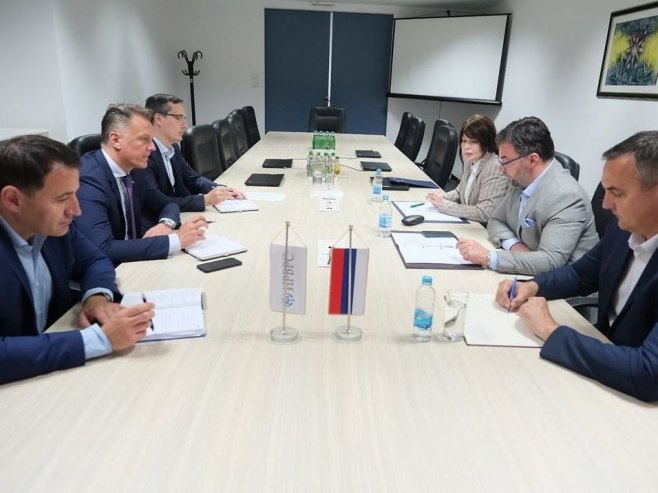 Састанак представника ИРБ-а и Министарства спољне трговине (Фото: Инстаграм/Сташа Кошарац) - 