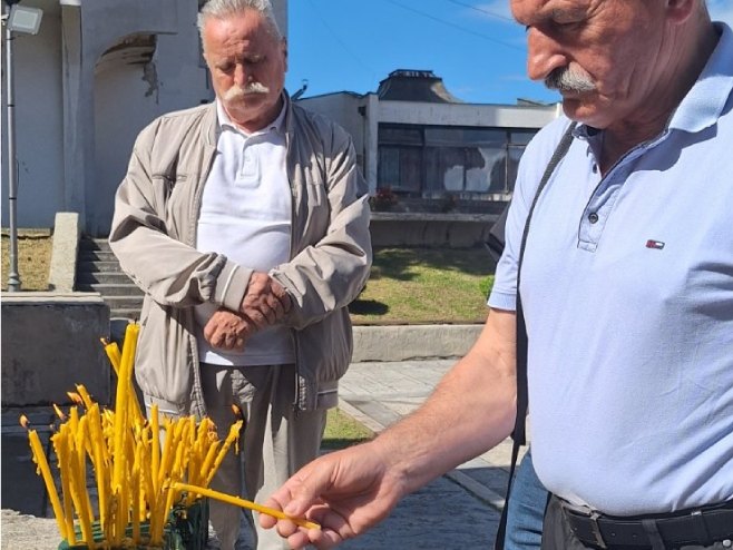 Mrkonjić Grad - paljenje svijeća (foto: RTRS)