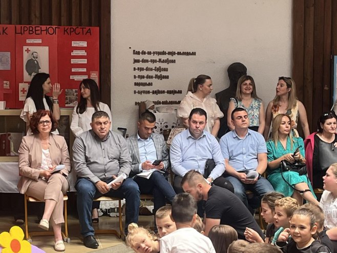 Козарска Дубица - ОШ "Мајка Кнежопољка" - дан школе - Фото: СРНА