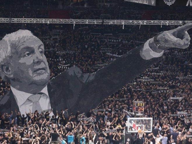 Навијачи Партизана (фото: архива/EPA-EFE/ANDREJ CUKIC) - 