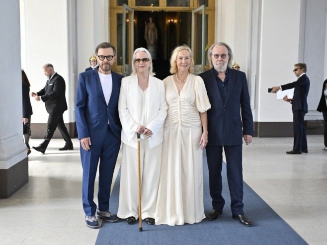 Чланови групе ABBA примили признање "Краљевски ред Васа" за допринос музици (ВИДЕО)