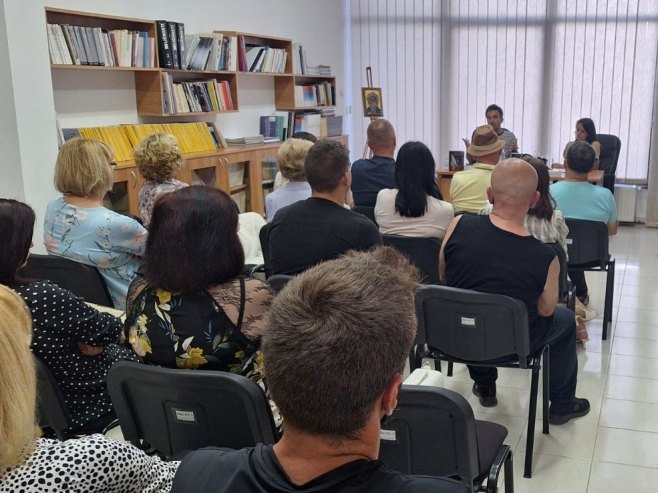 Промоција романа Промоција романа - Фото: РТРС