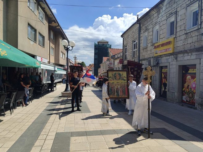 Nevesinje, litija (Foto: RTRS)