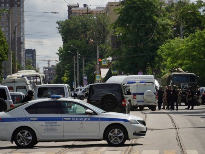 Руска полиција (Фото: EPA/STRINGER, илустрација) - 
