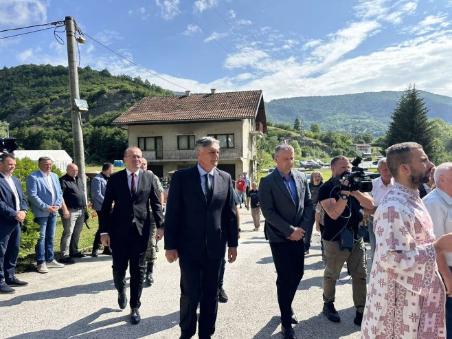 Каран у Језеру