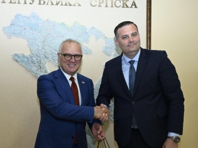 Весић и Випотник (фото: Предраг Митић / МГСИ РС) - 