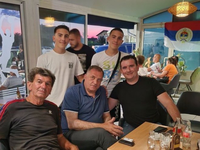 Додик посјетио породицу Средић из села Нишевићи код Омарске - Фото: Уступљена фотографија
