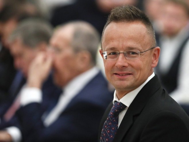 Петер Сијарто (фото: EPA-EFE/YURI KOCHETKOV) - 