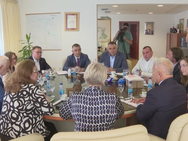 Делегација Покрајине из Пољске код министра Минића Делегација Покрајине из Пољске код министра Минића - Фото: РТРС