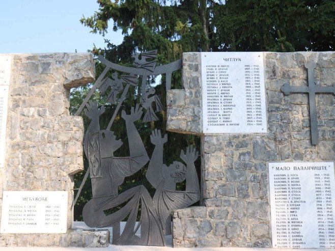 Macure kod Prijedora - pomen (predsjednikrs.rs/Borislav Zdrinja )