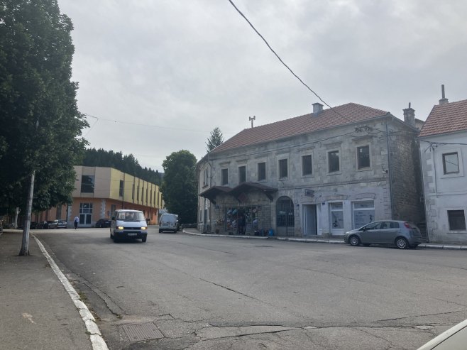 Гламоч добија нове путеве и спортску дворану