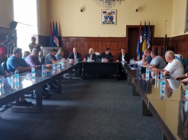 Бијељина: Састанак о цијени пшенице Бијељина: Састанак о цијени пшенице - Фото: РТРС