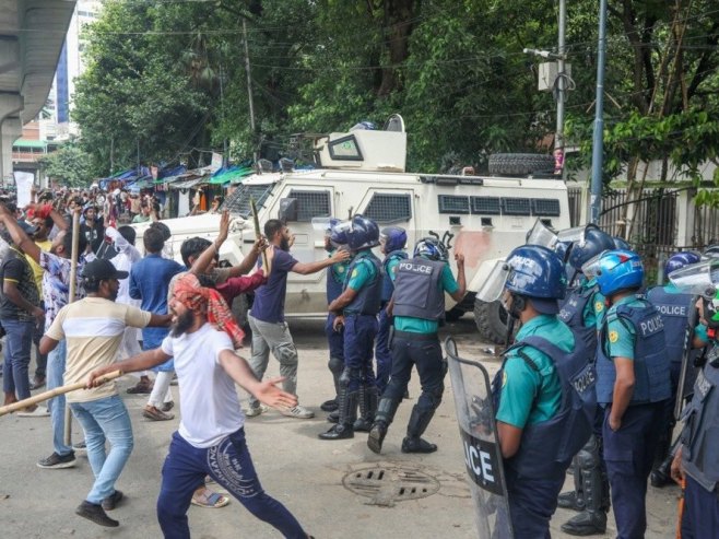 Протести у Бангладешу (фото: EPA-EFE/MONIRUL ALAM) Протести у Бангладешу (фото: EPA-EFE/MONIRUL ALAM) -