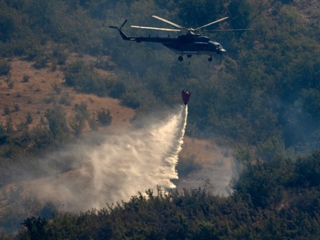 Хеликоптер (Фото: илустрација/EPA-EFE/GEORGI LICOVSKI) Хеликоптер (Фото: илустрација/EPA-EFE/GEORGI LICOVSKI) -