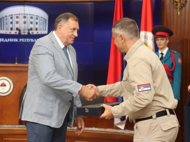 Додјела ордена Додјела ордена - Фото: predsjednikrs.rs/Borislav Zdrinja