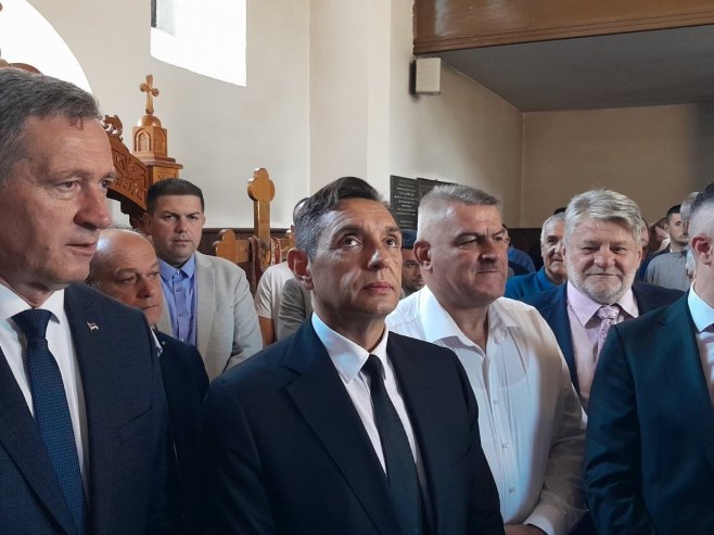 Пале: Вулин на литургији Пале: Вулин на литургији - Фото: СРНА