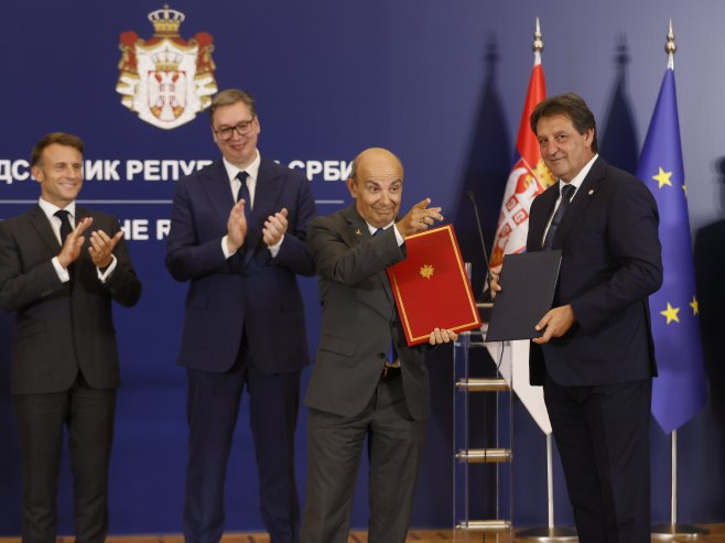 Razmjena potpisanih bilateralnih dokumenata (Foto: TANJUG/ MARKO ĐOKOVIĆ/ nr) Razmjena potpisanih bilateralnih dokumenata (Foto: TANJUG/ MARKO ĐOKOVIĆ/ nr)