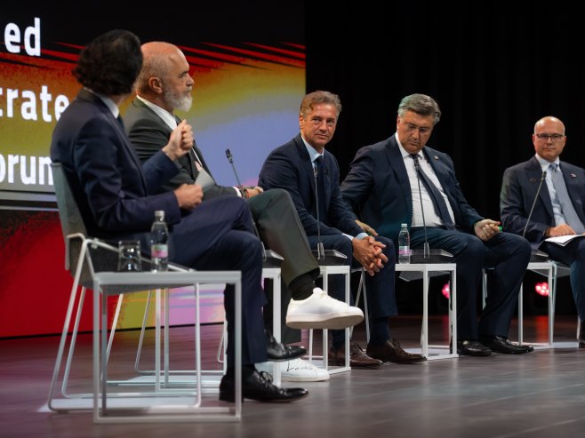 Милош Вучевић (фото: TANJUG/ Bled Strategic Forum/ MARKO ARANDJELOVIĆ/ bg) - 