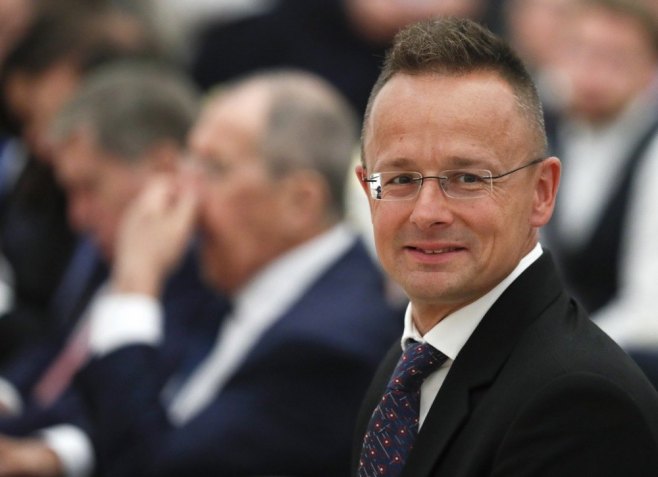 Петер Сијарто (Фото: EPA-EFE/YURI KOCHETKOV, илустрација) - 