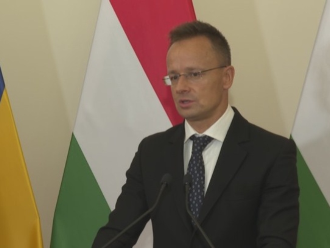 Сијарто поздравио уклањање чланства Украјине са дневног реда самита НАТО
