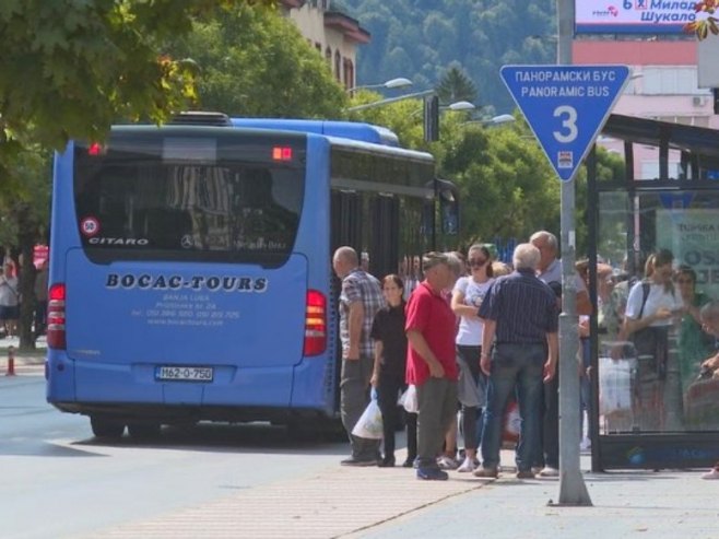 Аутобуско стајалиште Аутобуско стајалиште - Фото: РТРС