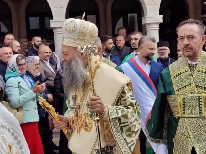 Патријарх Порфирије освештава Храм Светог Николаја Чудотворца (фото: instagram.com/patrijarh_porfirije) Патријарх Порфирије освештава Храм Светог Николаја Чудотворца (фото: instagram.com/patrijarh_porfirije) -