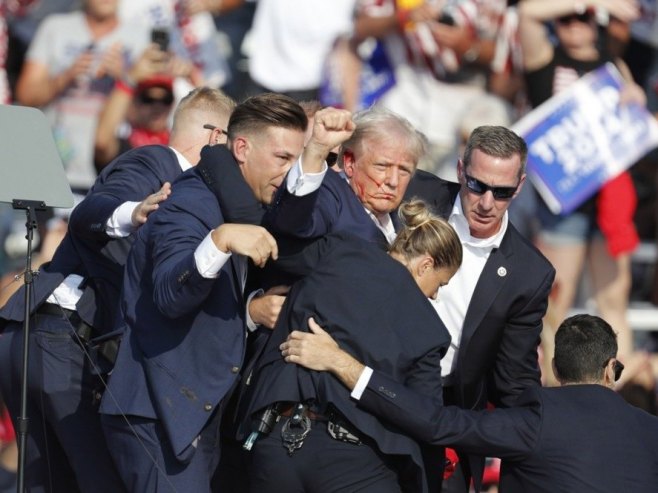 Атентат на Трампа (Фото: EPA-EFE/DAVID MAXWELL) Атентат на Трампа (Фото: EPA-EFE/DAVID MAXWELL) -