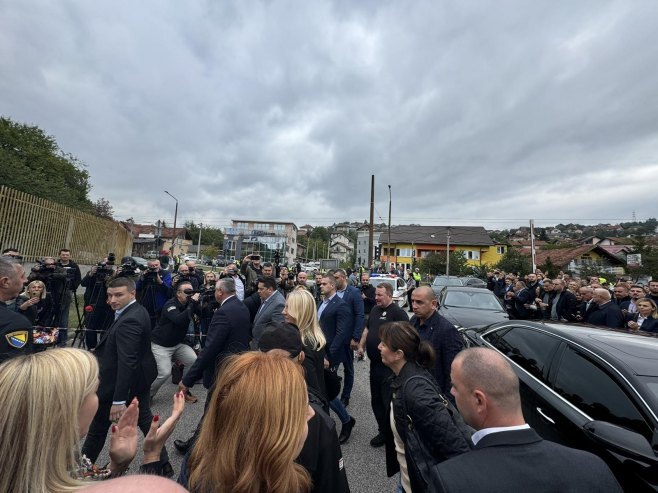 Цвијановић и Вишковић на суђењу Додику Цвијановић и Вишковић на суђењу Додику - Фото: РТРС