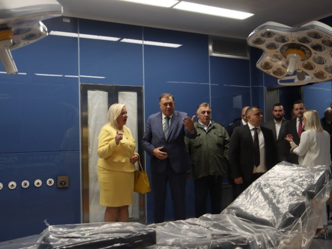 Предсједник Додик у посјети ЈЗУ Институт "Др Мирослав Зотовић" Предсједник Додик у посјети ЈЗУ Институт "Др Мирослав Зотовић" - Фото: predsjednikrs.rs/Borislav Zdrinja