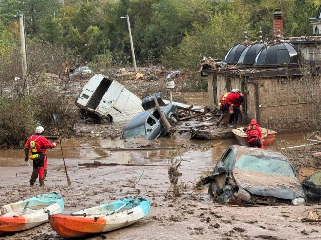 Хрватски спасиоци (фото: facebook.com / HrvatskiCrvenikriz.CroatianRedCross) Хрватски спасиоци (фото: facebook.com / HrvatskiCrvenikriz.CroatianRedCross) -