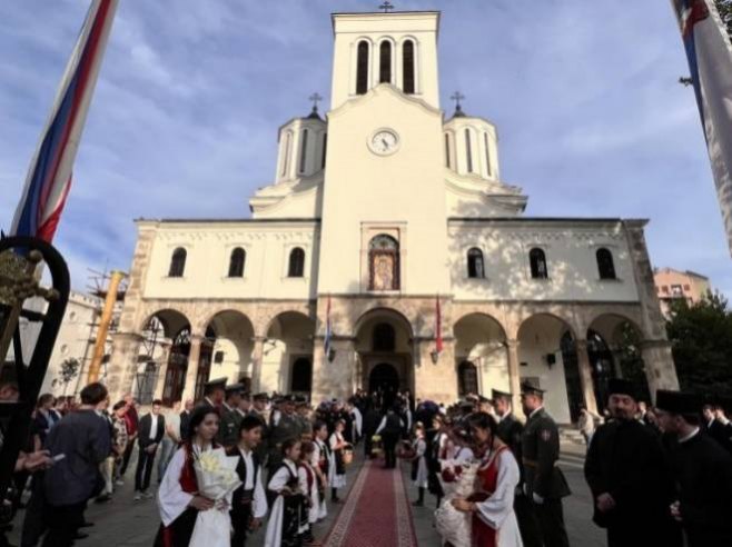 Патријарх Порфирије и архиепископ Стефан дочекани у Нишу (Фото: СПЦ) Патријарх Порфирије и архиепископ Стефан дочекани у Нишу (Фото: СПЦ) -