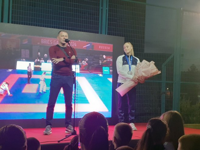 Источно Сарајево, дочек за Марину Куртеш Источно Сарајево, дочек за Марину Куртеш - Фото: СРНА