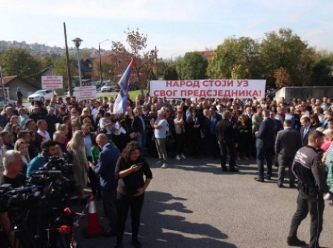 Никад већа подршка Додику и Лукићу Никад већа подршка Додику и Лукићу - Фото: predsjednikrs.rs/Borislav Zdrinja