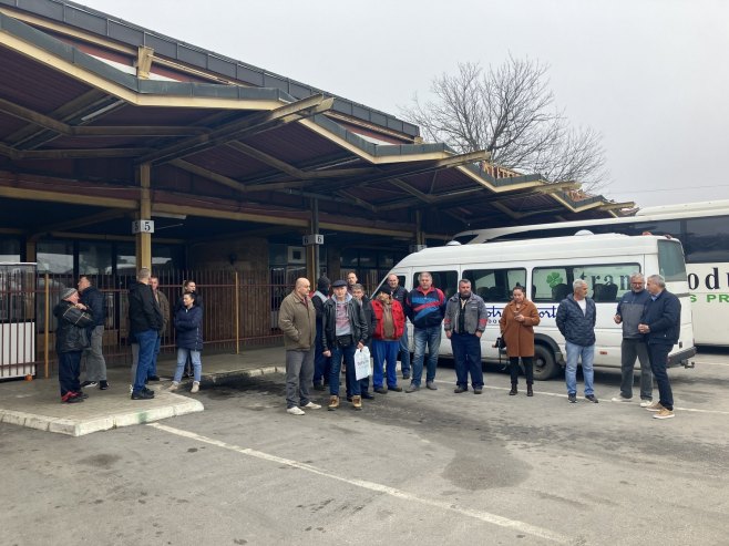 Штрајк радника приједорског “Аутотранспорта” Штрајк радника приједорског “Аутотранспорта” - Фото: РТРС