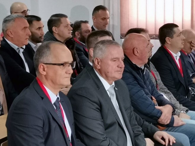 Добој, научни скуп Добој, научни скуп - Фото: СРНА