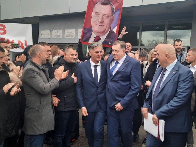 Милорад Додик и Синиша Каран - Фото: РТРС