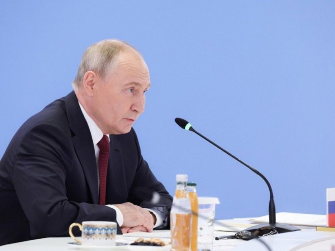 Владимир Путин (фото: EPA-EFE/GAVRIIL GRIGOROV - илустрација) - 