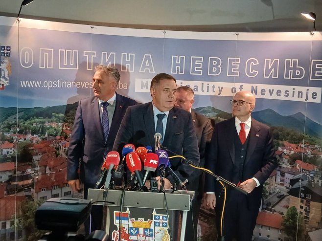 Додик и Вучевић Додик и Вучевић - Фото: РТРС