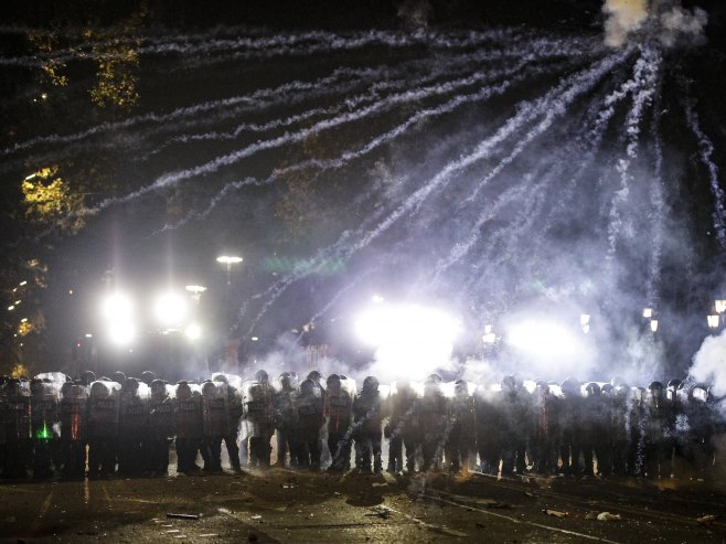 Протести у Грузији (Фото: EPA-EFE/DAVID MDZINARISHVILI) - 